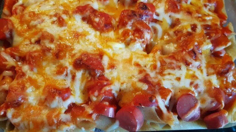 macarrones al horno con salchichas y 4 queso