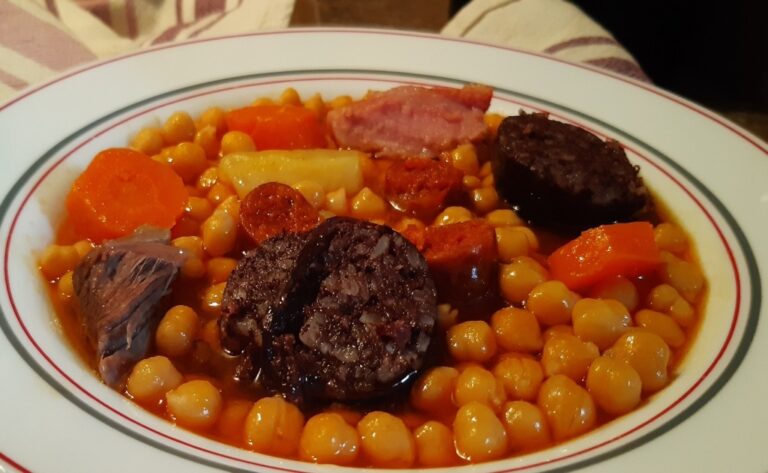 COCIDO TRADICIONAL AL ESTILO DE LA ABUELA