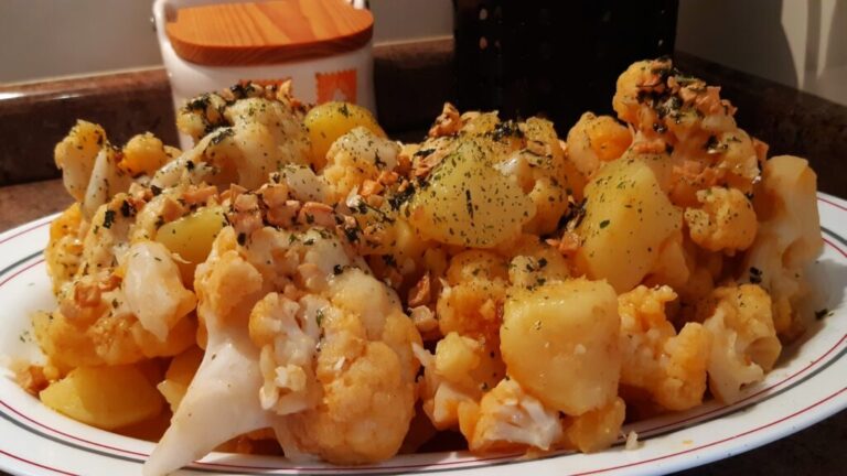 COLIFLOR CON PATATAS AL PIMENTÓN DE LA VERA