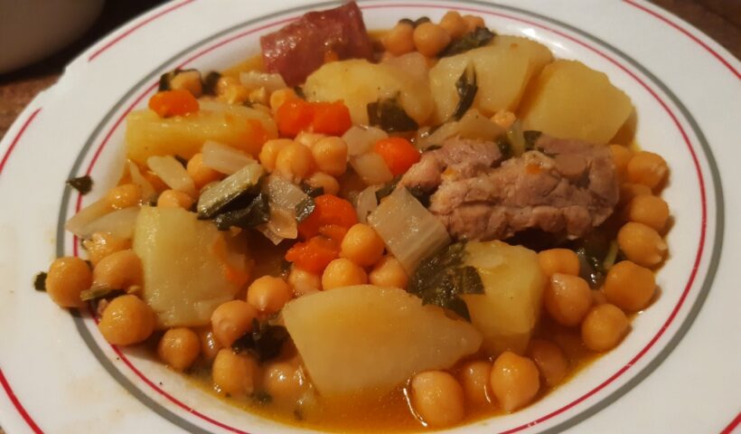 RECETA DE GARBANZOS CON PATATAS Y ACELGAS