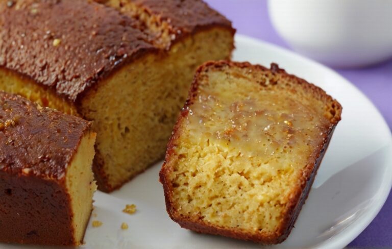RECETA DE BIZCOCHO HÚMEDO DE PLÁTANO CASERO