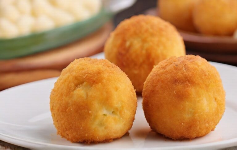 RECETA DE BUÑUELOS CRUJIENTES RELLENOS DE QUESO